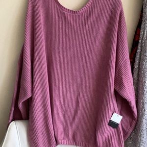 ELoq11 Elements Woman’s plus size 26/28 twist back sweater